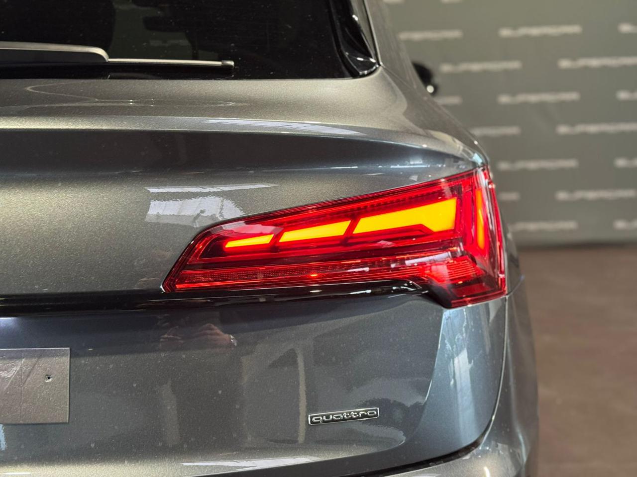 AUDI Q5 SPB 40 TDI quattro S tronic Identity Black - 6