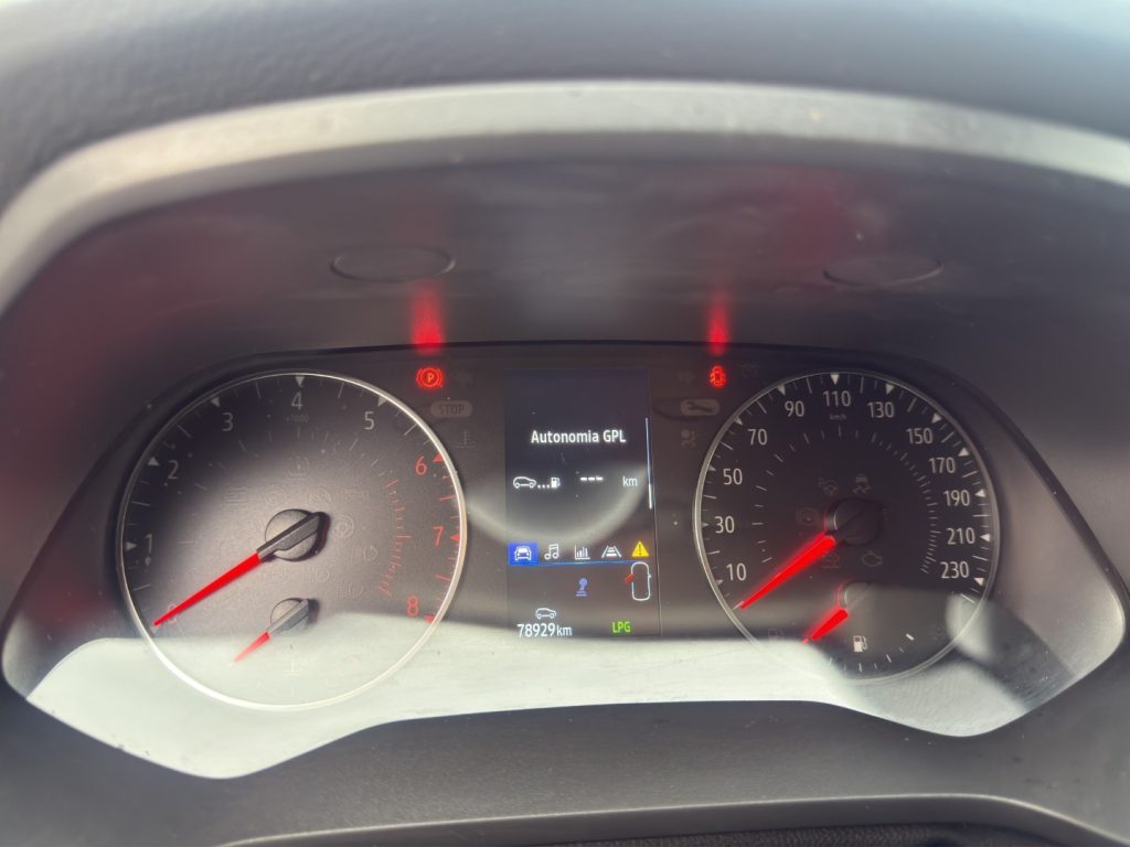 RENAULT Captur TCe 100 CV GPL Equilibre - 11