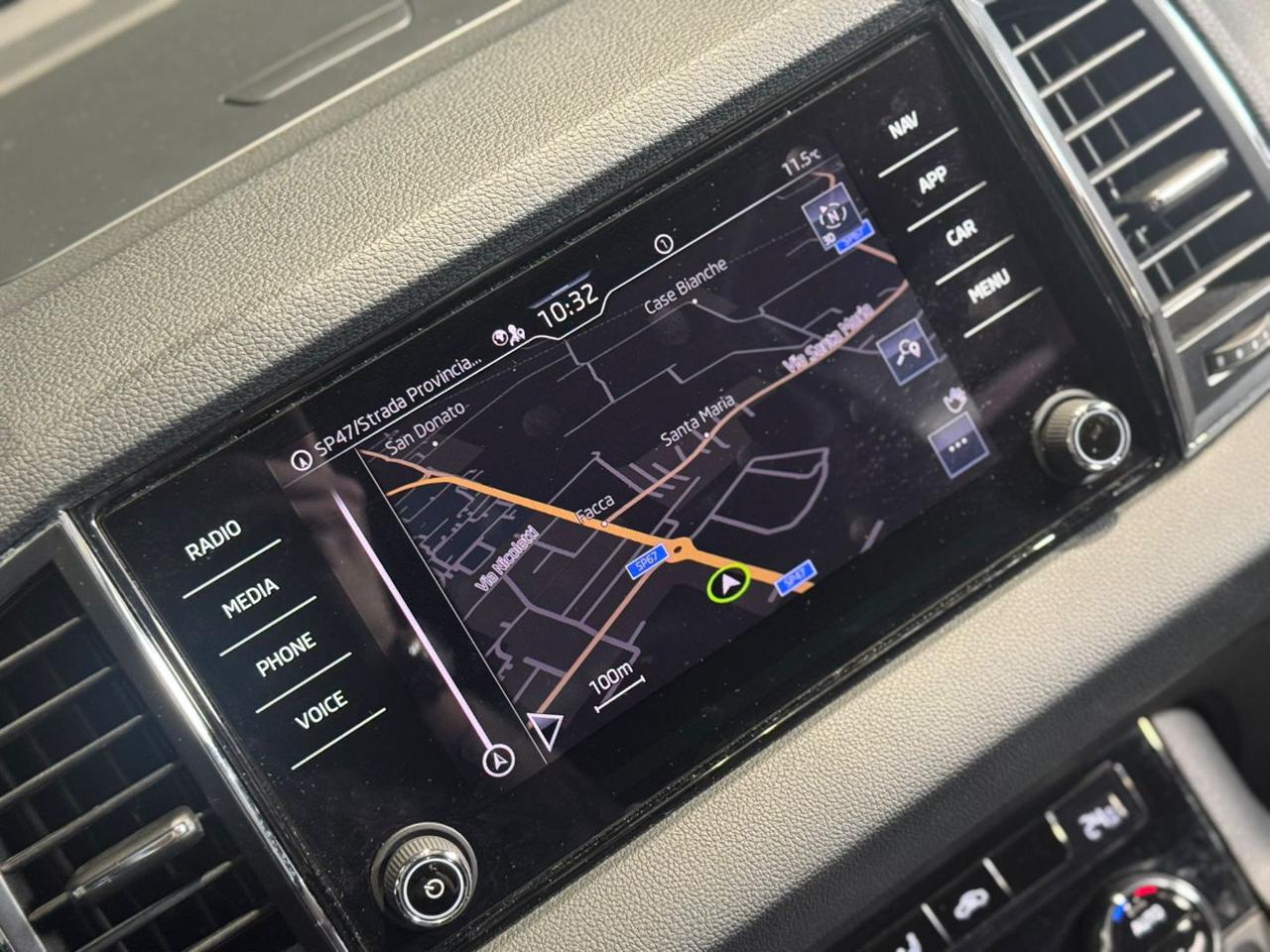 SKODA Karoq 1.5 TSI ACT DSG Executive - 14