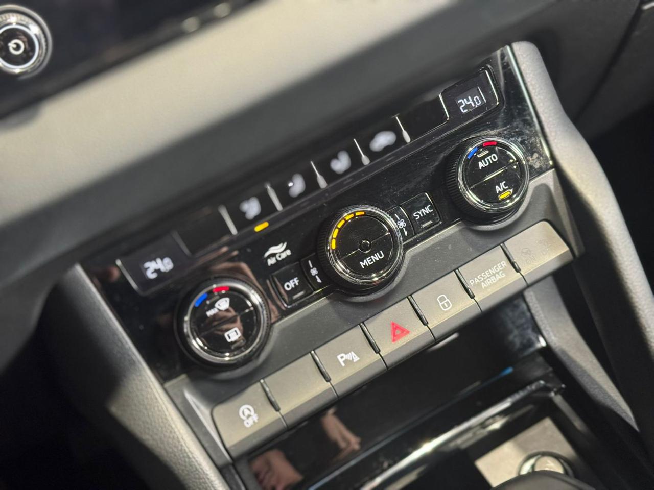 SKODA Karoq 1.5 TSI ACT DSG Executive - 17