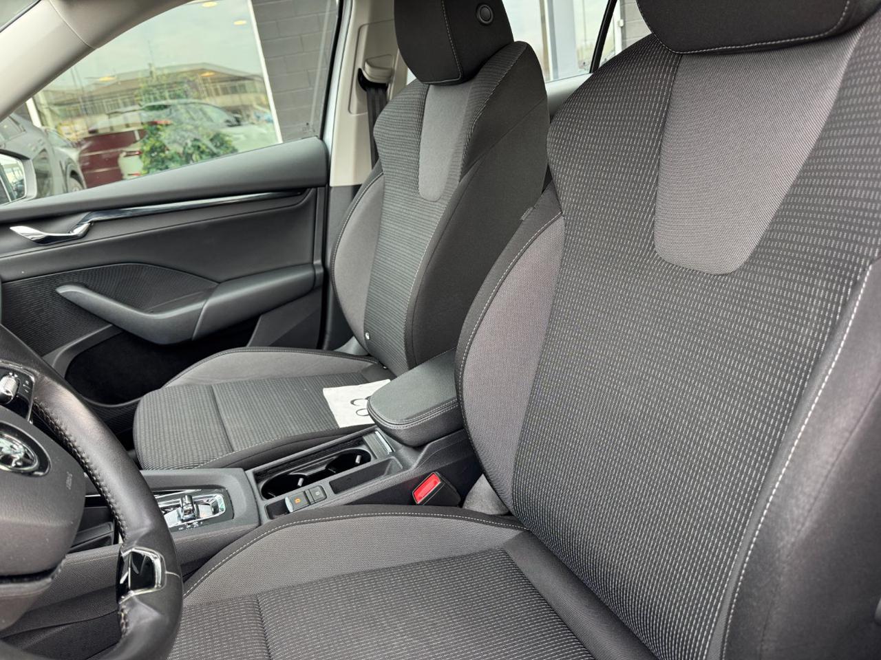 SKODA Octavia 2.0 TDI EVO SCR DSG Wagon Executive - 12