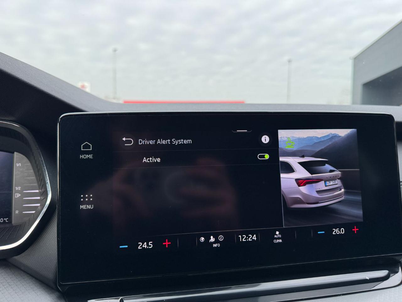 SKODA Octavia 2.0 TDI EVO SCR DSG Wagon Executive - 26