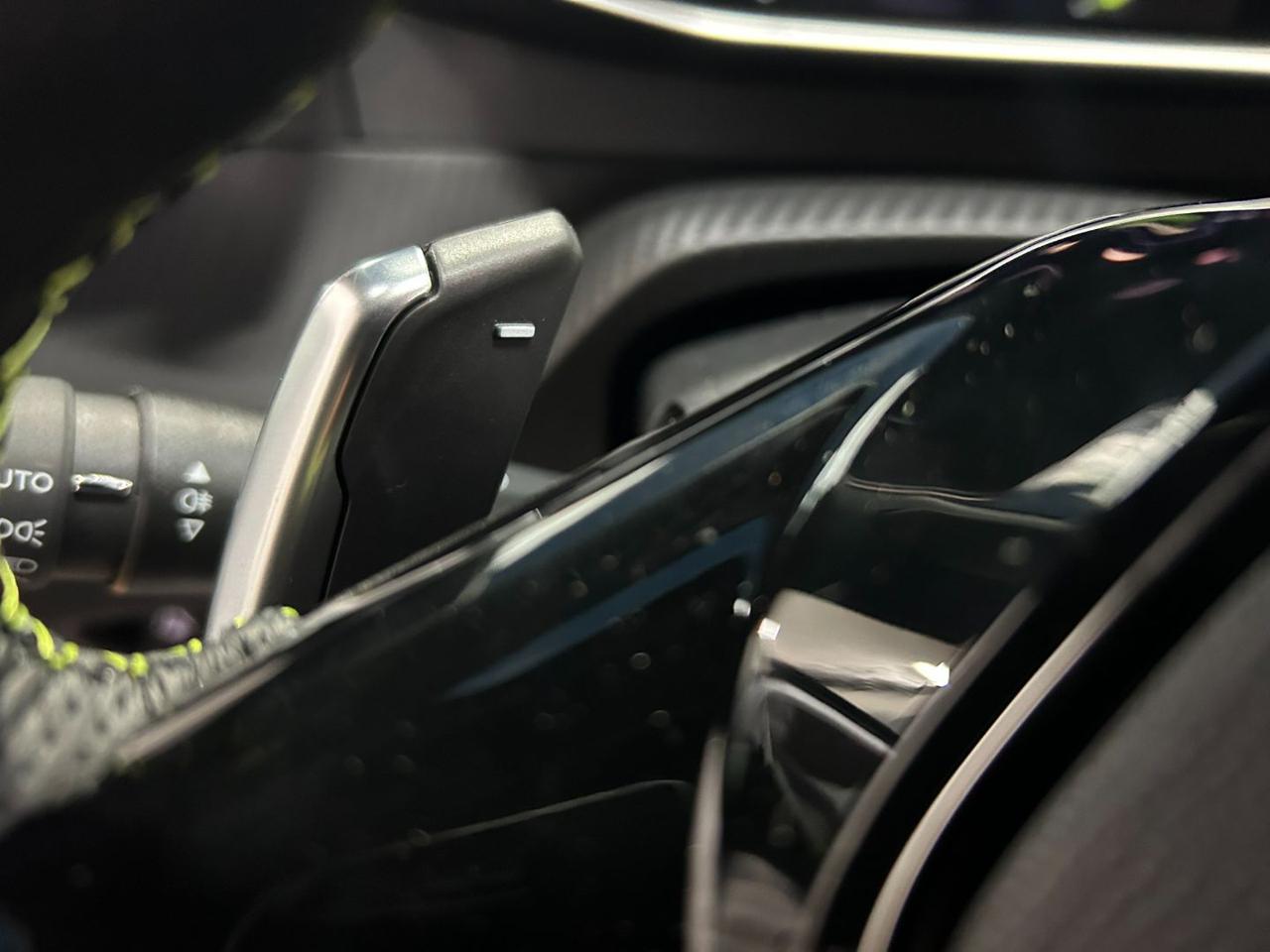 PEUGEOT 2008 Hybrid 145 e-DCS6 GT Cerchi 18 & Pack Drive assist - 11