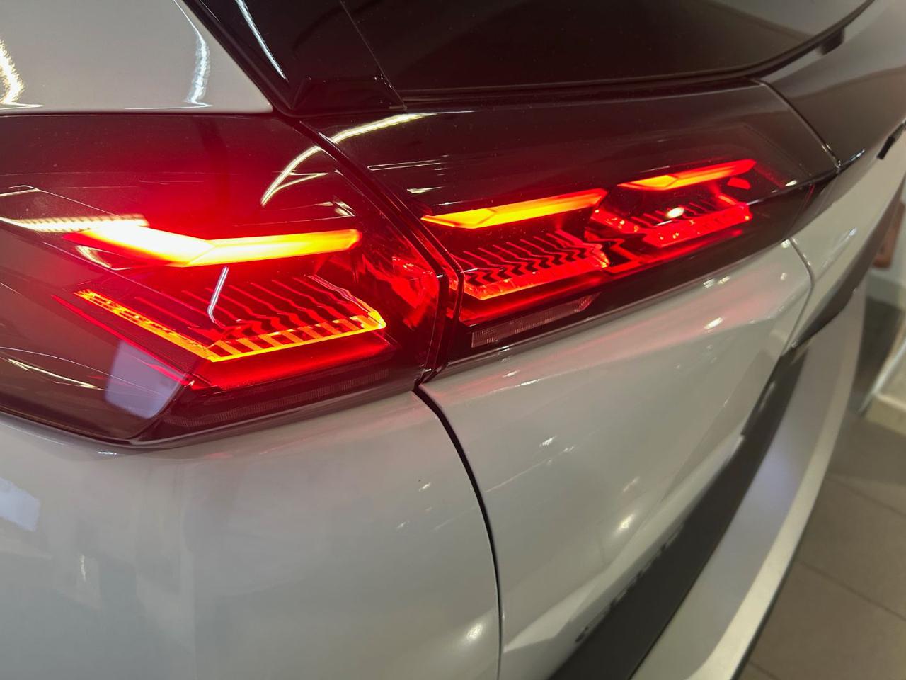 PEUGEOT 2008 Hybrid 145 e-DCS6 GT Cerchi 18 & Pack Drive assist - 5