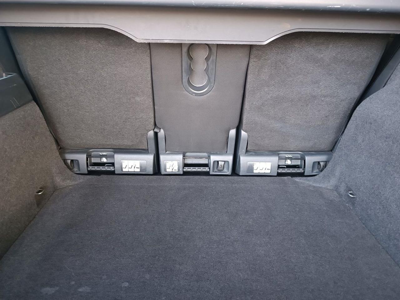 SKODA Karoq 1.6 TDI SCR DSG Ambition - 11