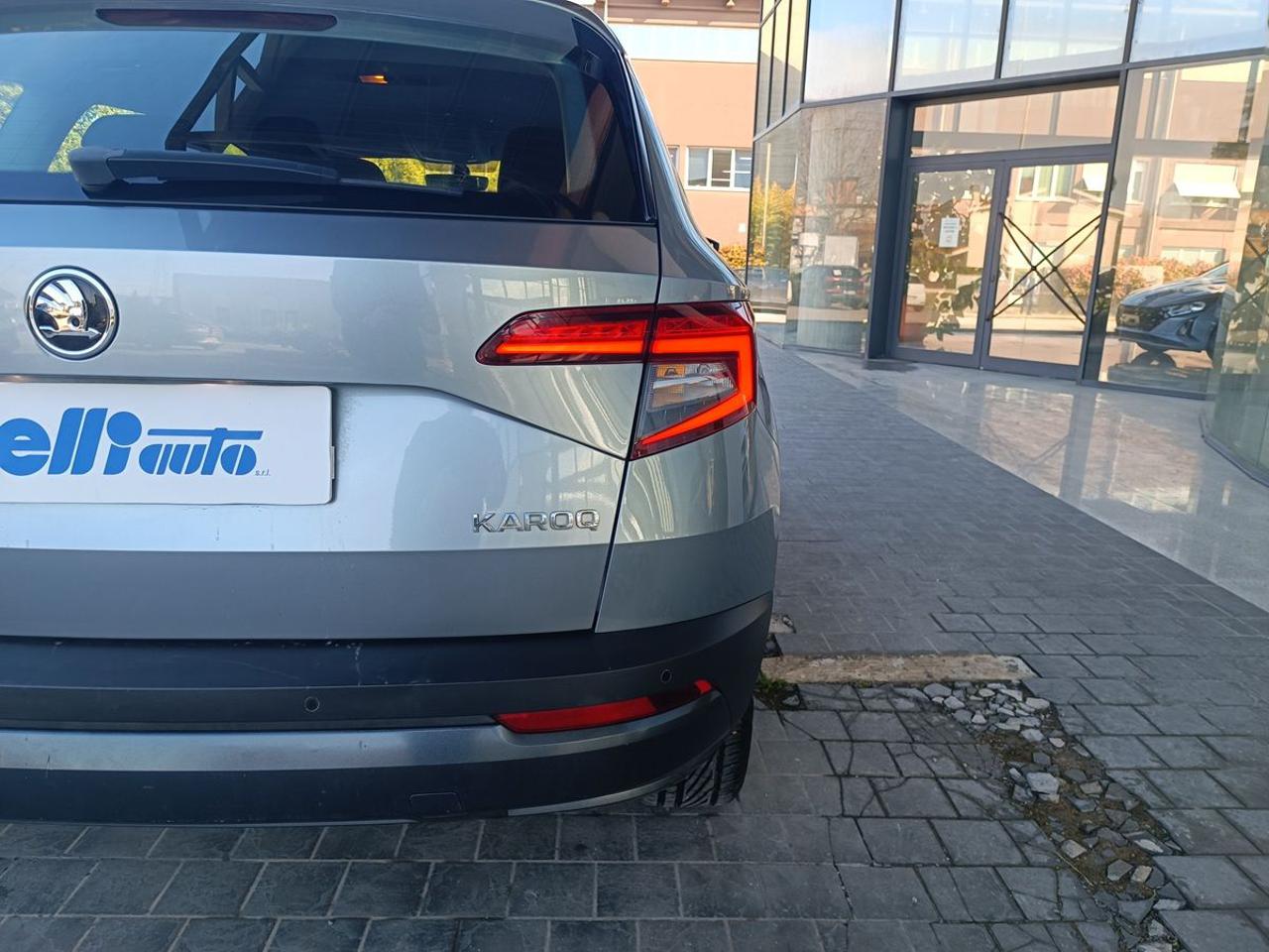 SKODA Karoq 1.6 TDI SCR DSG Ambition - 28