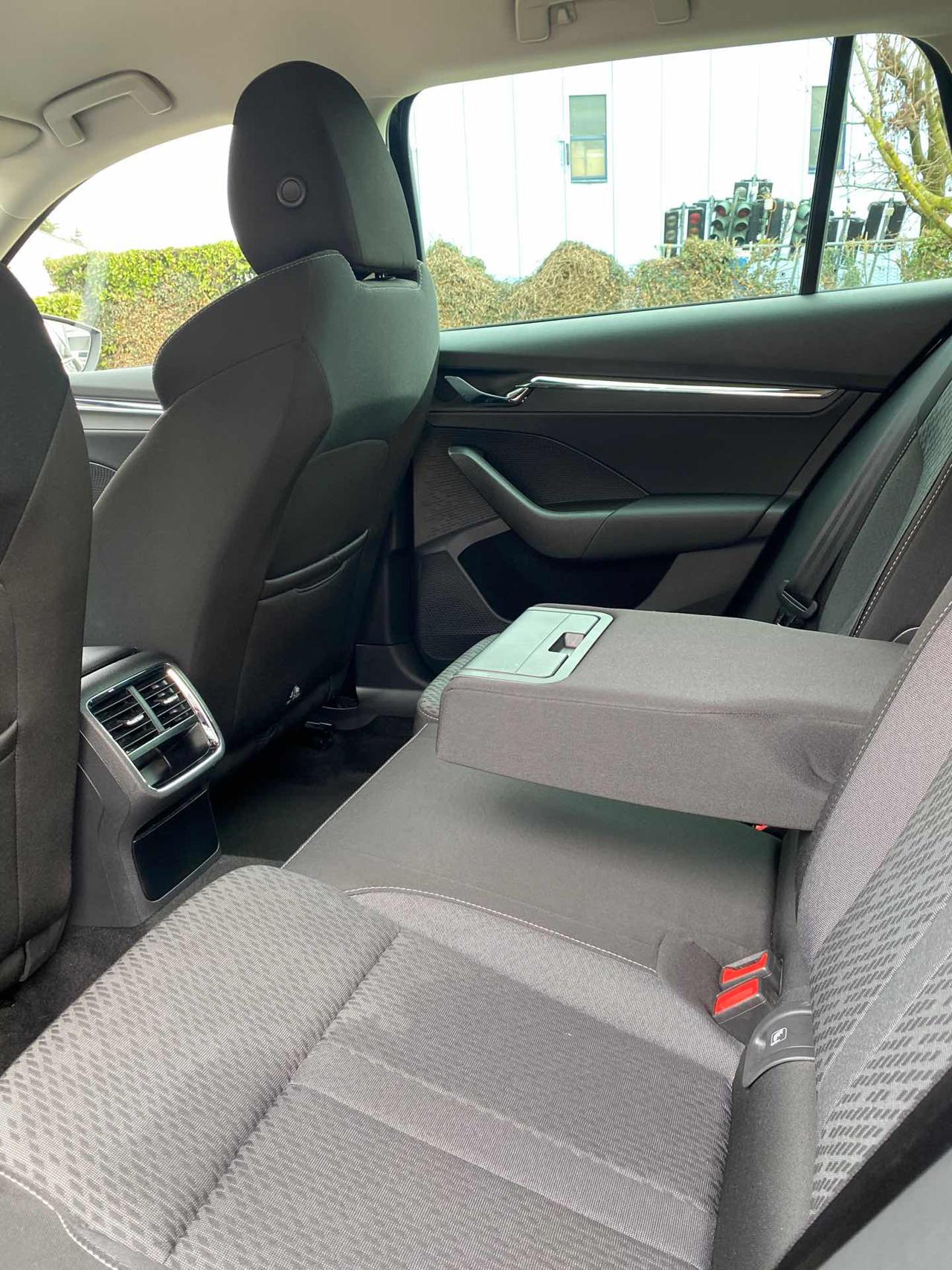 SKODA Octavia 2.0 TDI EVO SCR 150 CV Wagon Sportline - 25