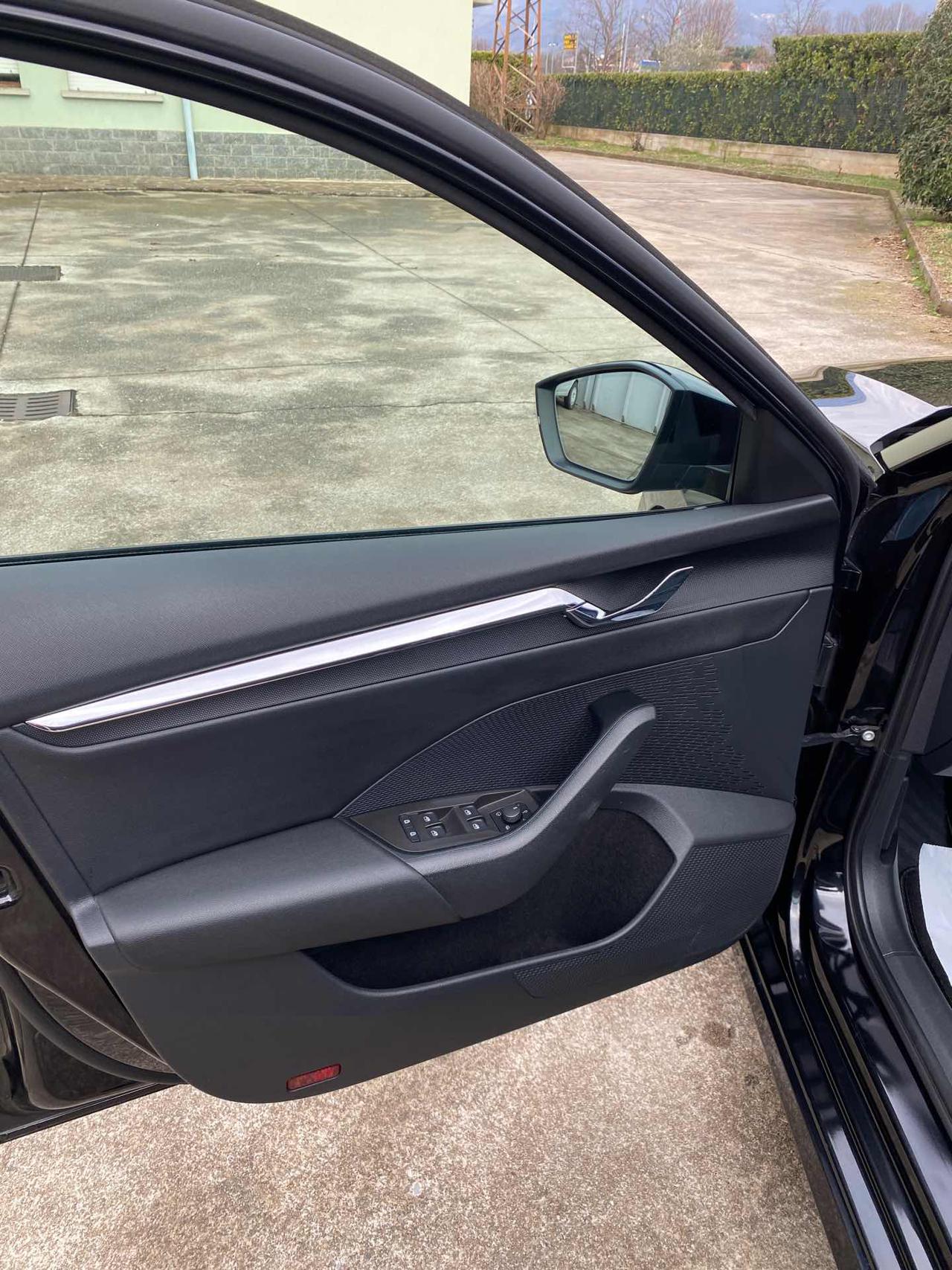 SKODA Octavia 2.0 TDI EVO SCR 150 CV Wagon Sportline - 21