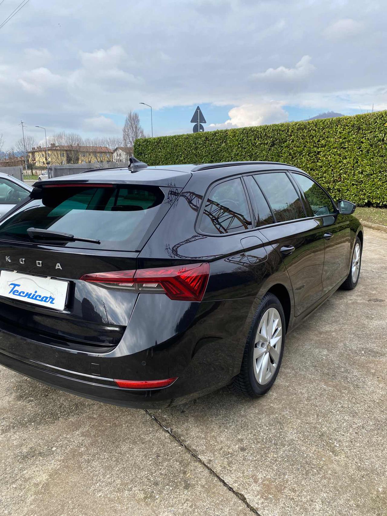 SKODA Octavia 2.0 TDI EVO SCR 150 CV Wagon Sportline - 3