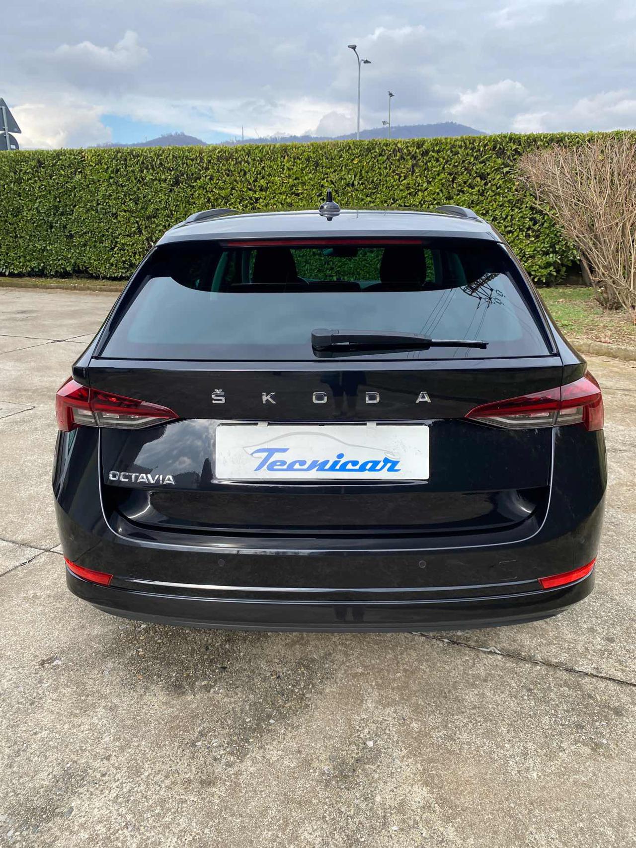 SKODA Octavia 2.0 TDI EVO SCR 150 CV Wagon Sportline - 4