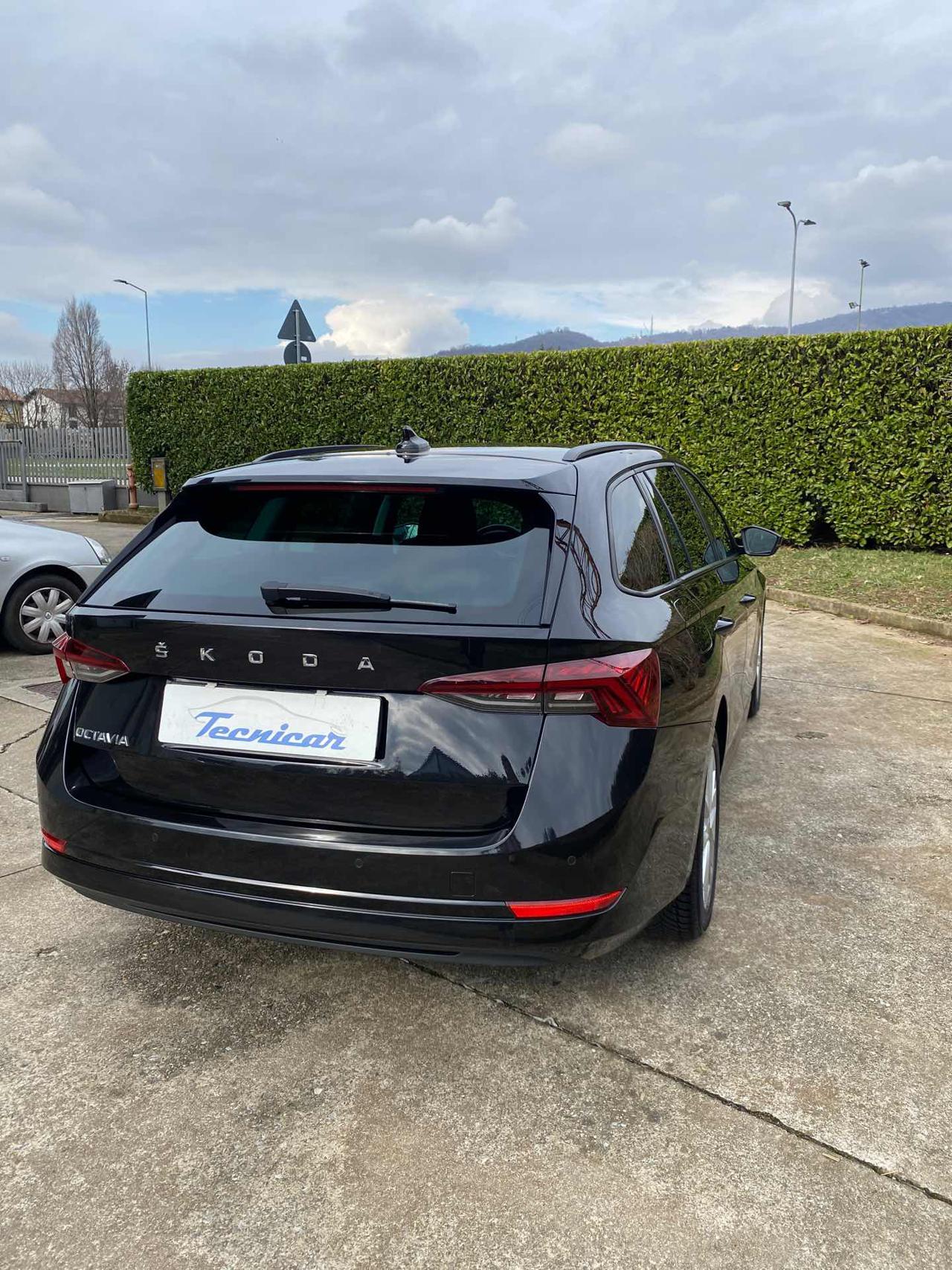 SKODA Octavia 2.0 TDI EVO SCR 150 CV Wagon Sportline - 5