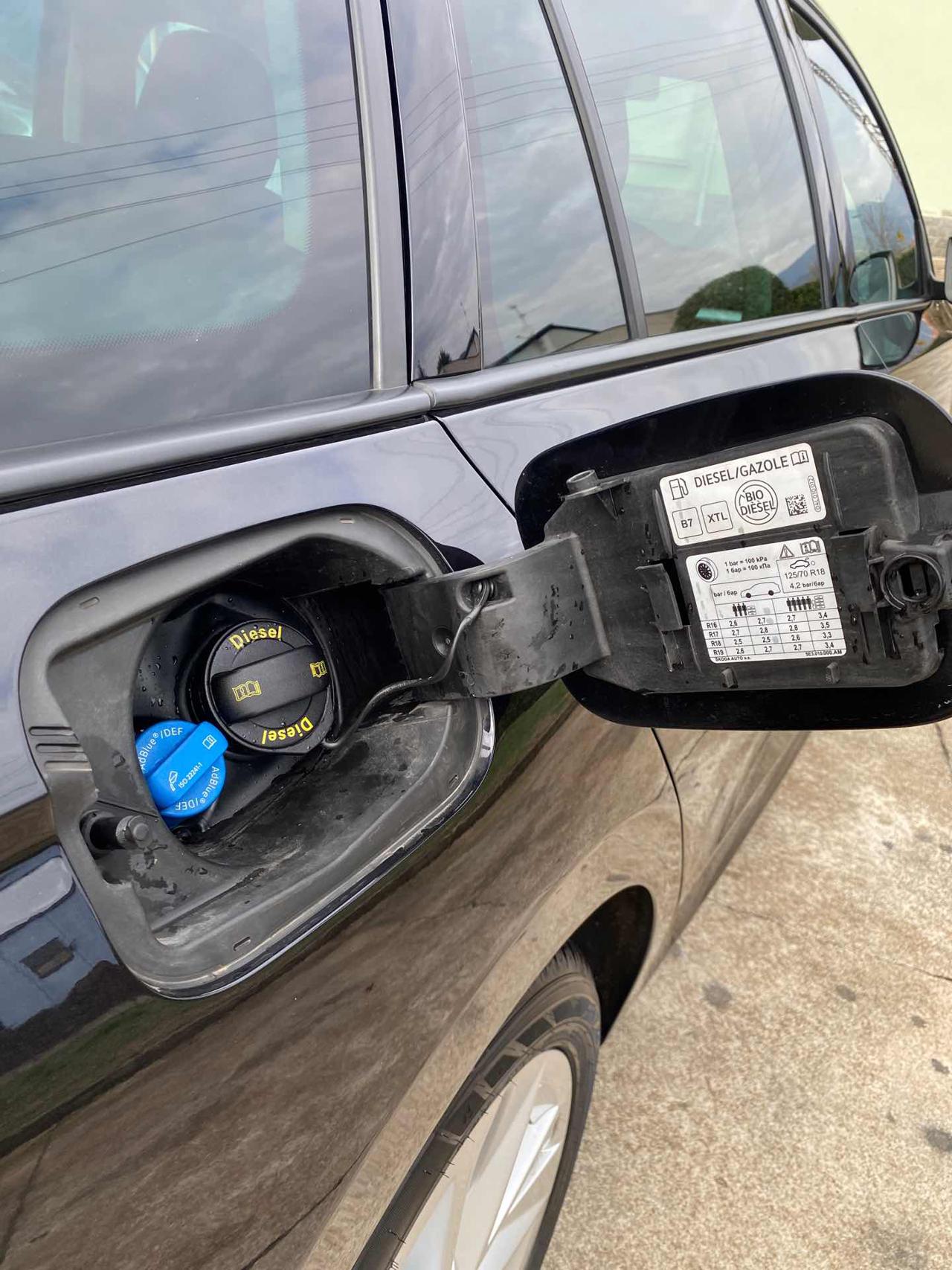 SKODA Octavia 2.0 TDI EVO SCR 150 CV Wagon Sportline - 15