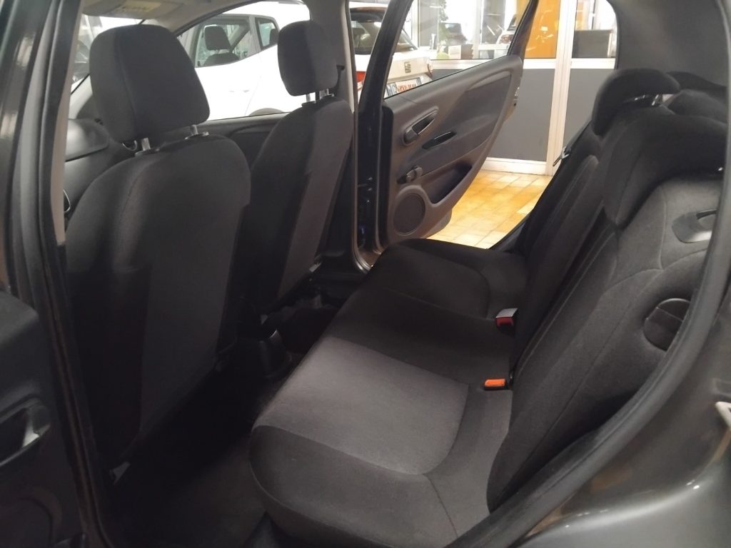 FIAT Punto 1.2 8V 5 porte Street - 10