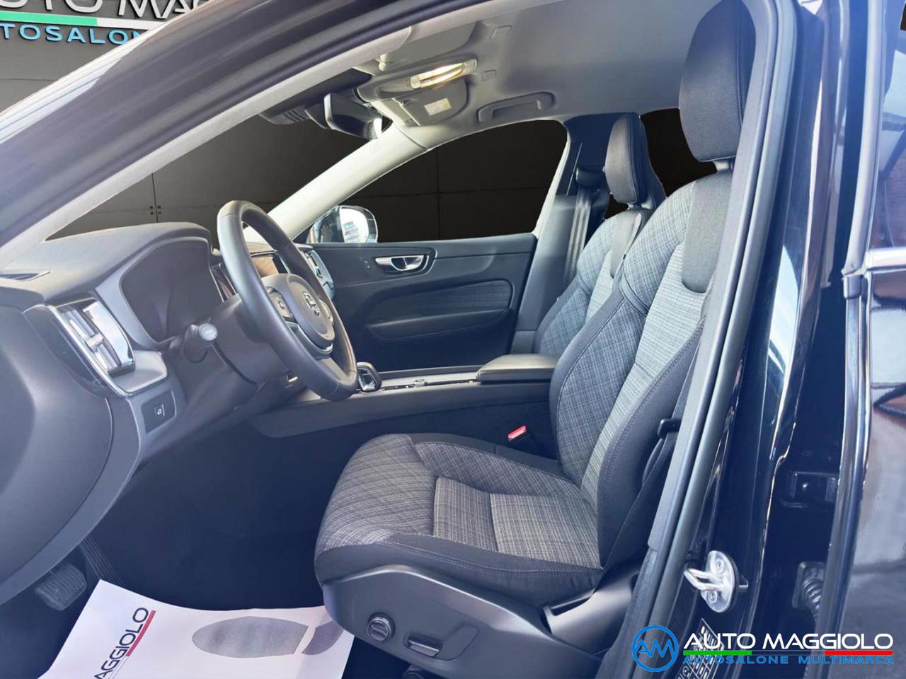 VOLVO XC60 B4 (d) AWD automatico Core PREZZO REALE - 11