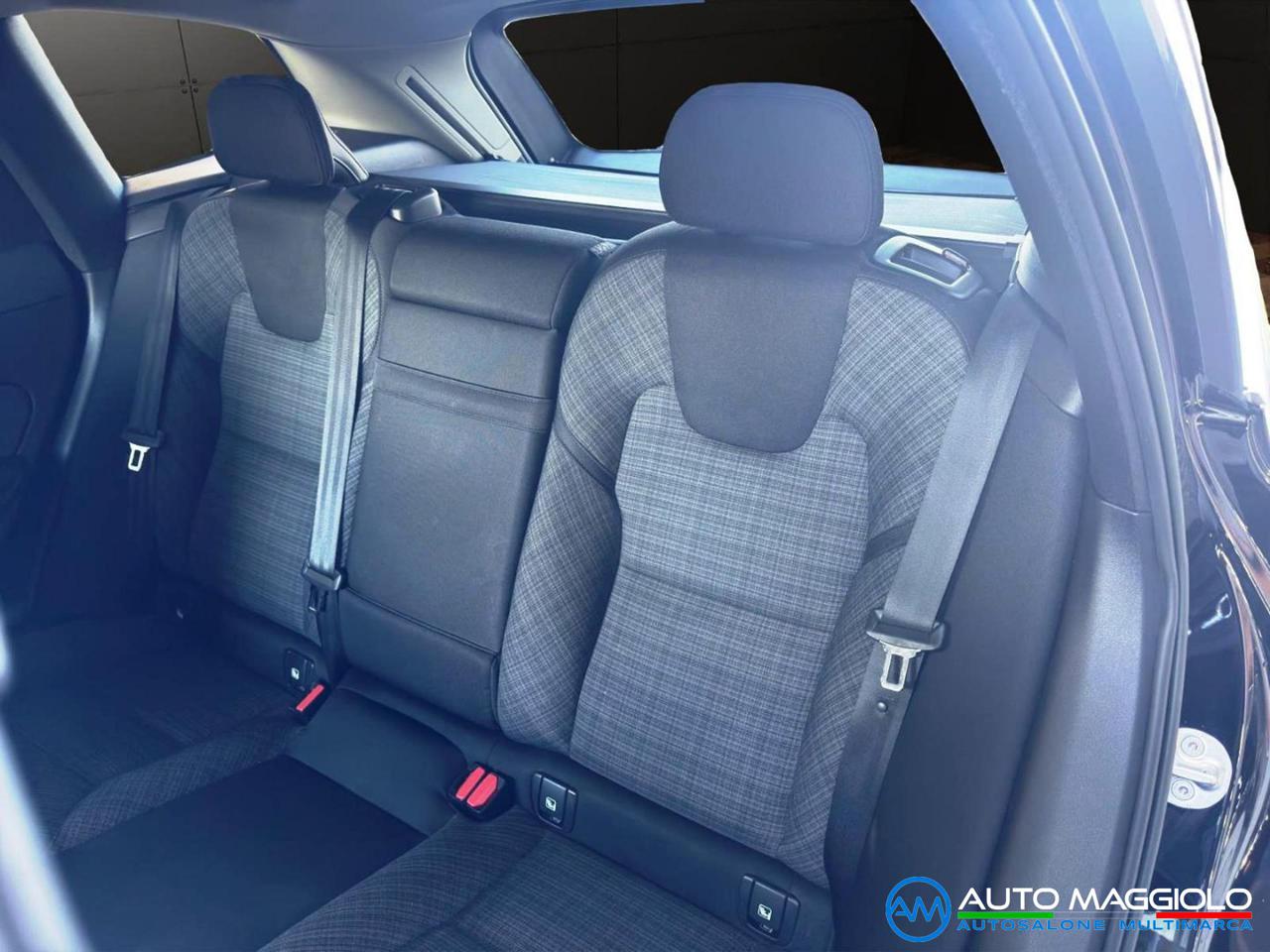 VOLVO XC60 B4 (d) AWD automatico Core PREZZO REALE - 12