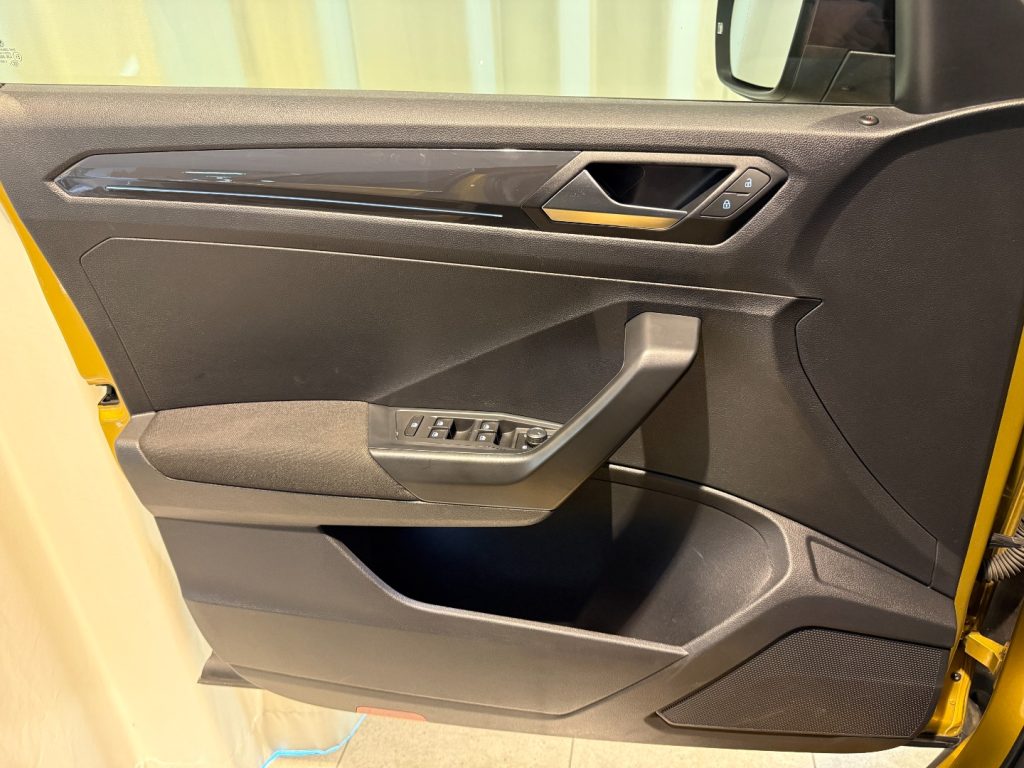 VOLKSWAGEN T-Roc 1.5 TSI Advanced Full LED 18 Camera AppConnect - 18