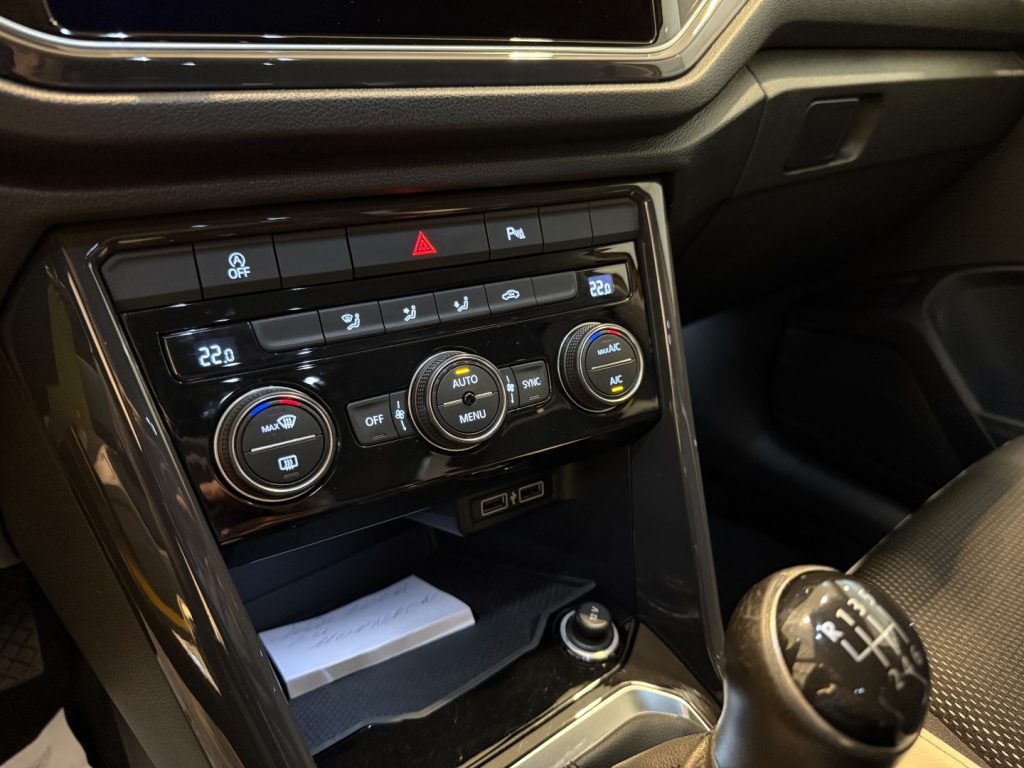 VOLKSWAGEN T-Roc 1.5 TSI Advanced Full LED 18 Camera AppConnect - 15