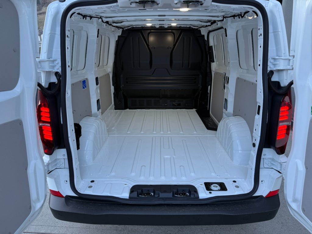 VOLKSWAGEN Transporter 2.0 TDI Van LED App connect Bluetooth - 9