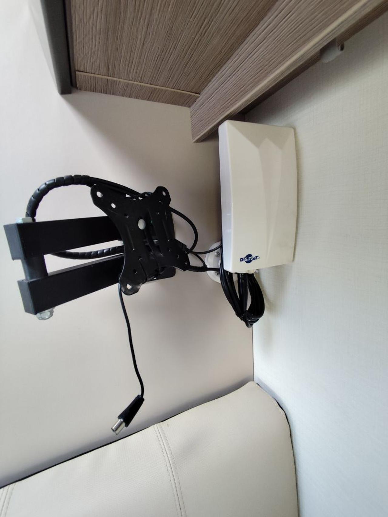 CHALLENGER GENESIS C256 - 20