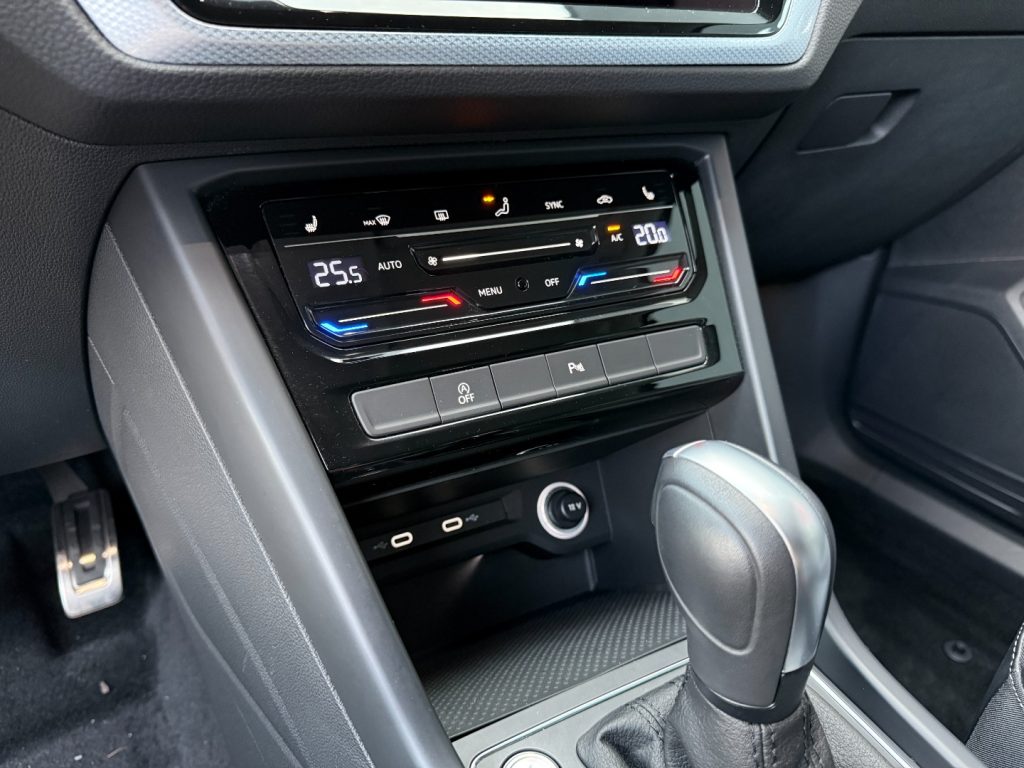 VOLKSWAGEN Touran 1.5 TSI GOAL Navi ACC Keyless TravelAssist - 15