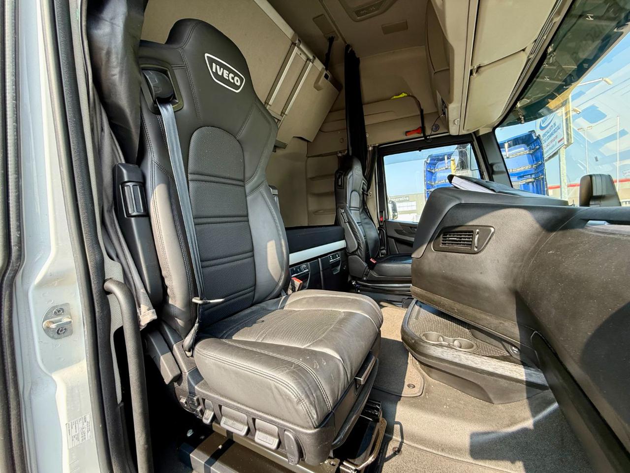 IVECO S-WAY 570 FULL AIR - 10