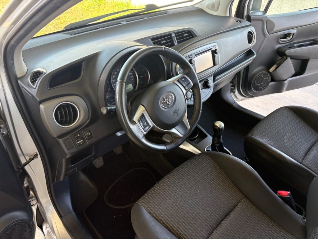 TOYOTA Yaris 1.0 5 porte Lounge OK NEOPATENTATI KM CERTIFIICATI - 17