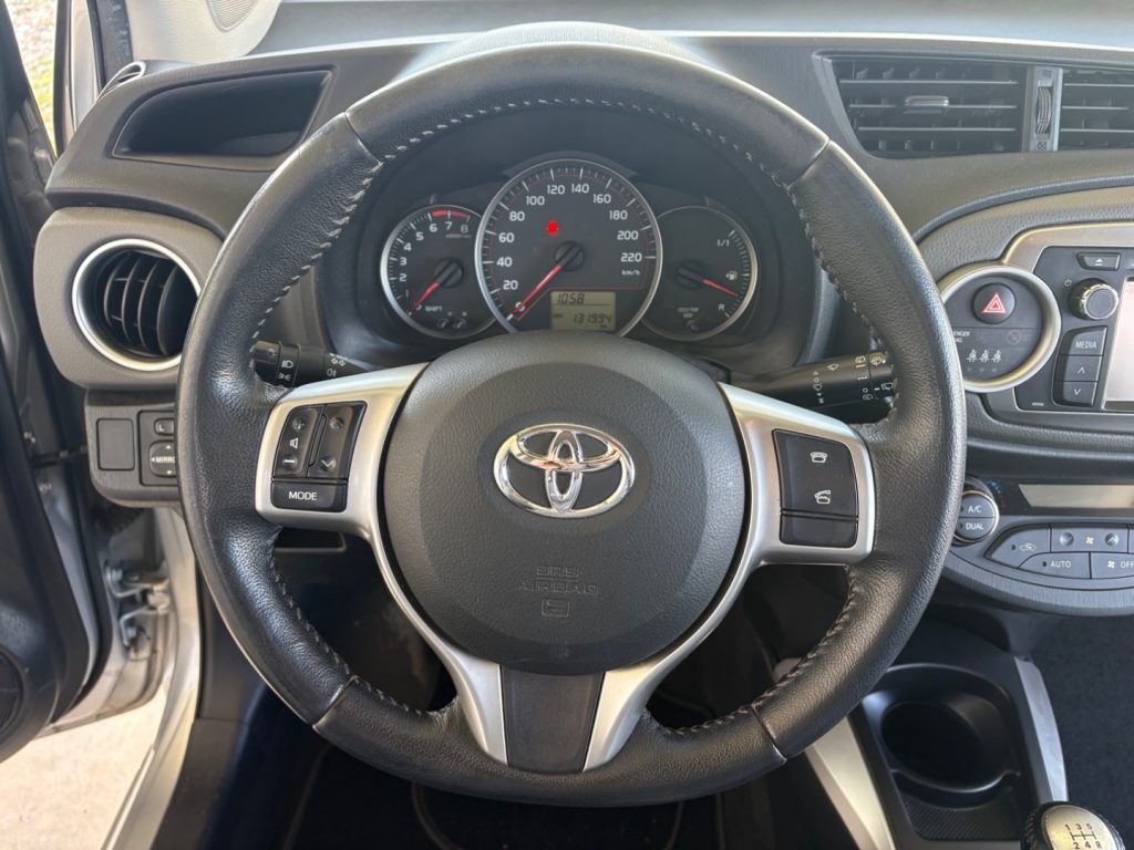 TOYOTA Yaris 1.0 5 porte Lounge OK NEOPATENTATI KM CERTIFIICATI - 9