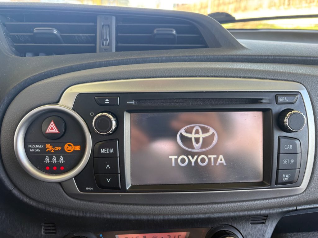 TOYOTA Yaris 1.0 5 porte Lounge OK NEOPATENTATI KM CERTIFIICATI - 13