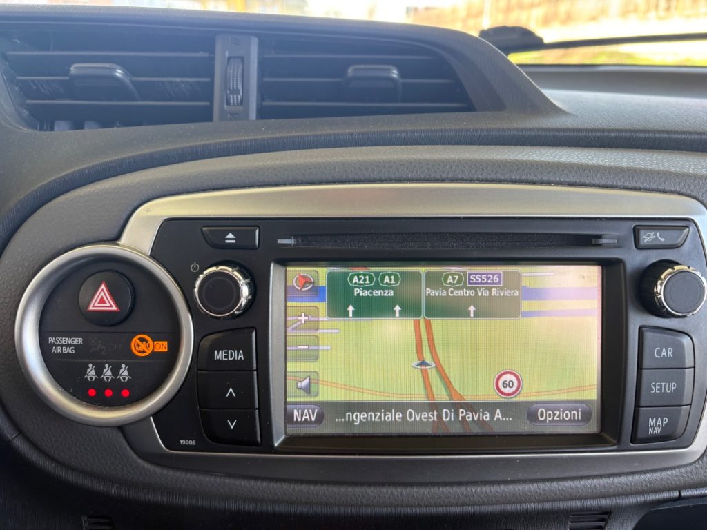 TOYOTA Yaris 1.0 5 porte Lounge OK NEOPATENTATI KM CERTIFIICATI - 15