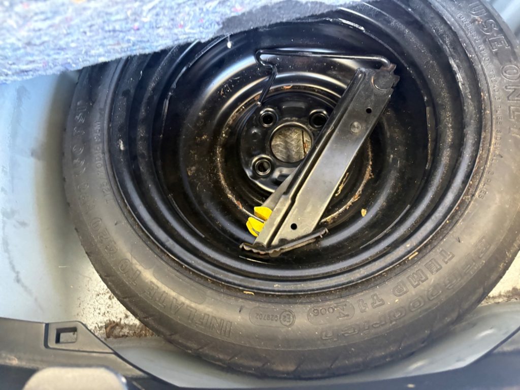 TOYOTA Yaris 1.0 5 porte Lounge OK NEOPATENTATI KM CERTIFIICATI - 36