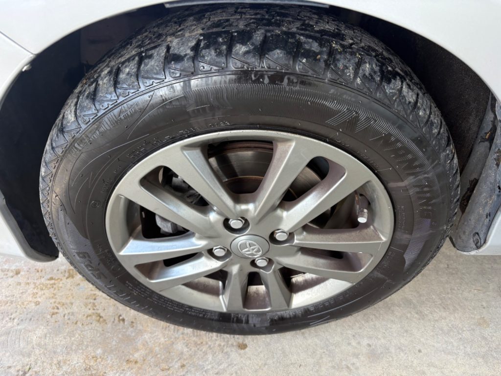 TOYOTA Yaris 1.0 5 porte Lounge OK NEOPATENTATI KM CERTIFIICATI - 39