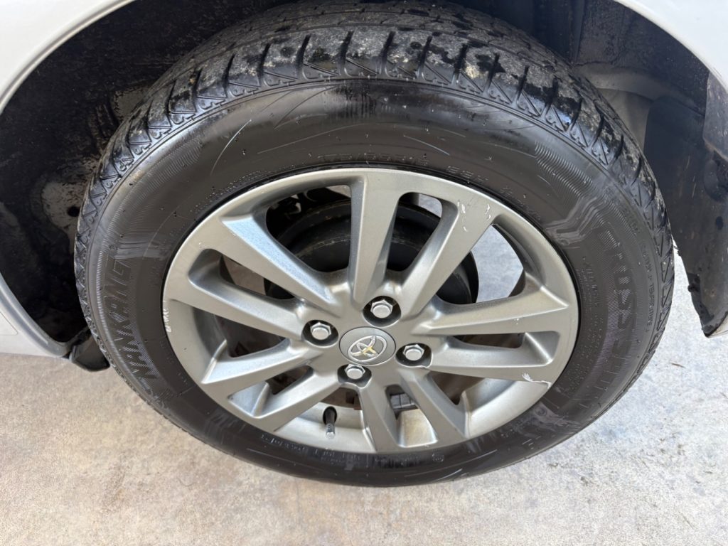 TOYOTA Yaris 1.0 5 porte Lounge OK NEOPATENTATI KM CERTIFIICATI - 40