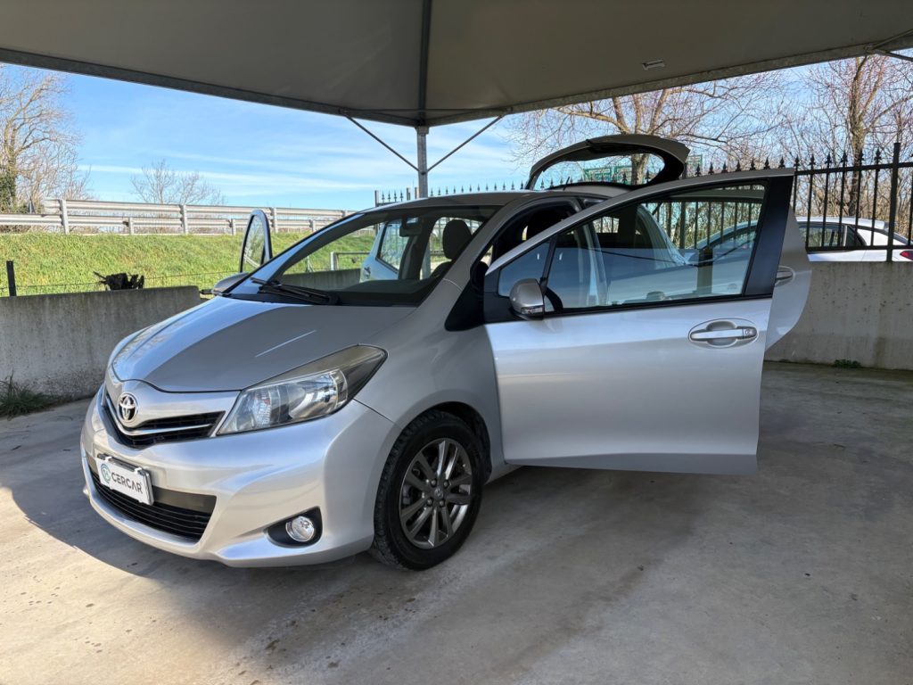 TOYOTA Yaris 1.0 5 porte Lounge OK NEOPATENTATI KM CERTIFIICATI - 47