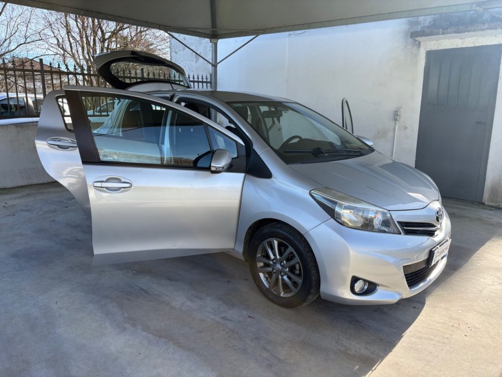 TOYOTA Yaris 1.0 5 porte Lounge OK NEOPATENTATI KM CERTIFIICATI - 48
