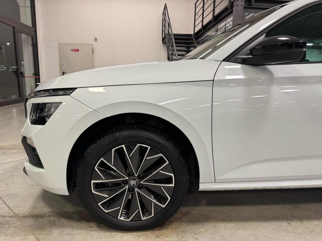 SKODA Kamiq 1.0 TSI 115 CV Black Dots - 19