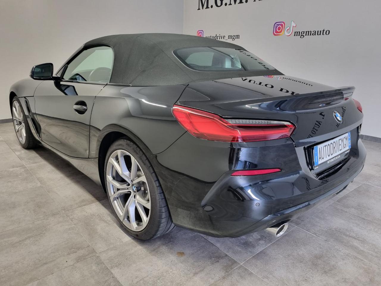 BMW Z4 sDrive20i Full Pelle - 18