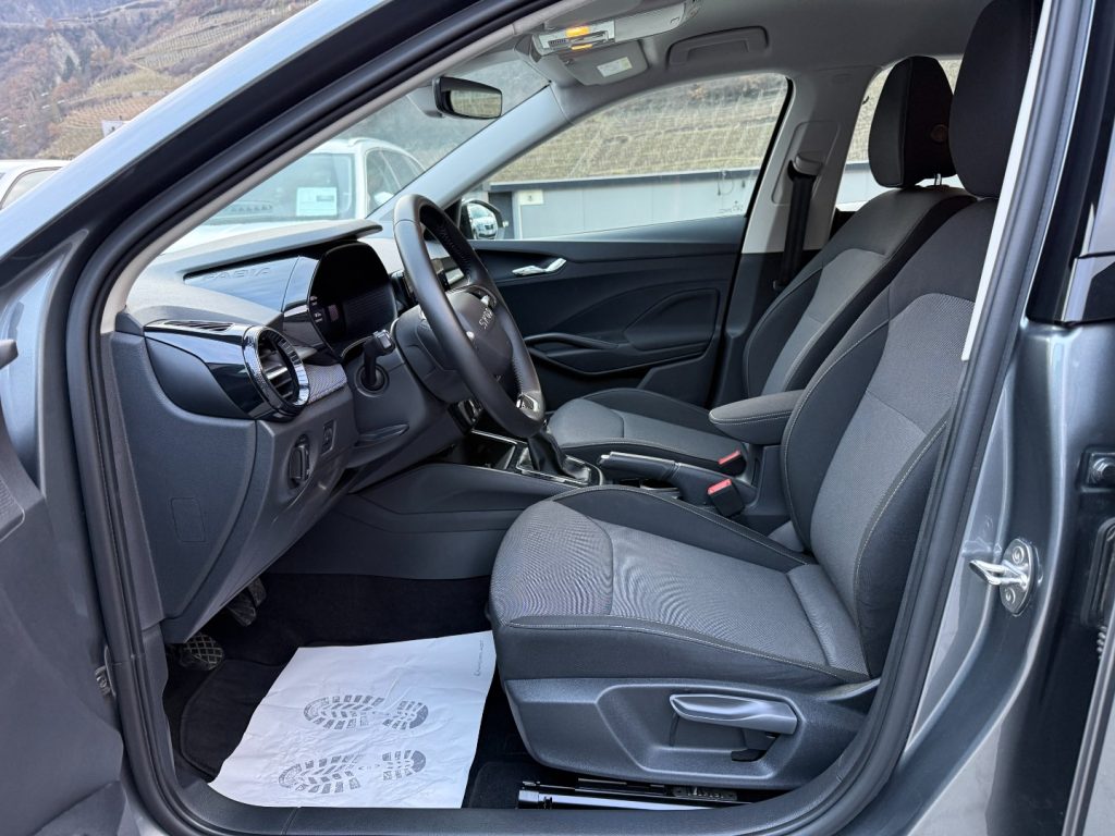 SKODA Fabia 1.0 TSI Young Edition Camera SmartLink LED - 4