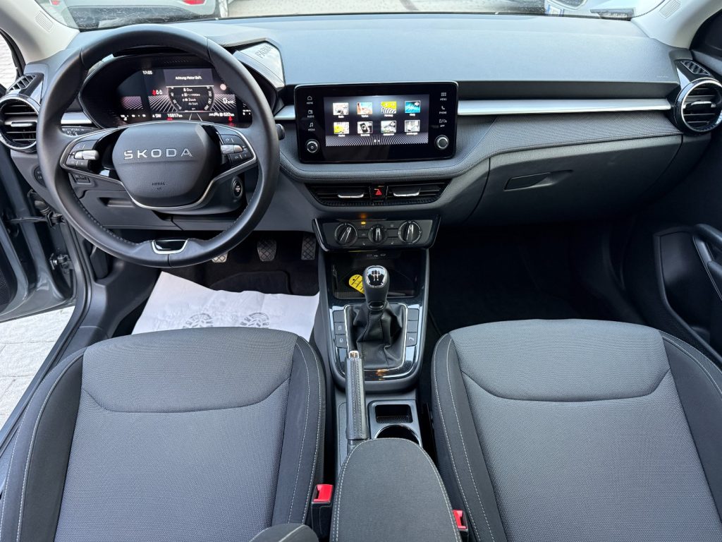 SKODA Fabia 1.0 TSI Young Edition Camera SmartLink LED - 6