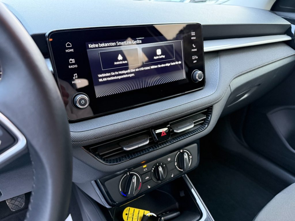 SKODA Fabia 1.0 TSI Young Edition Camera SmartLink LED - 13