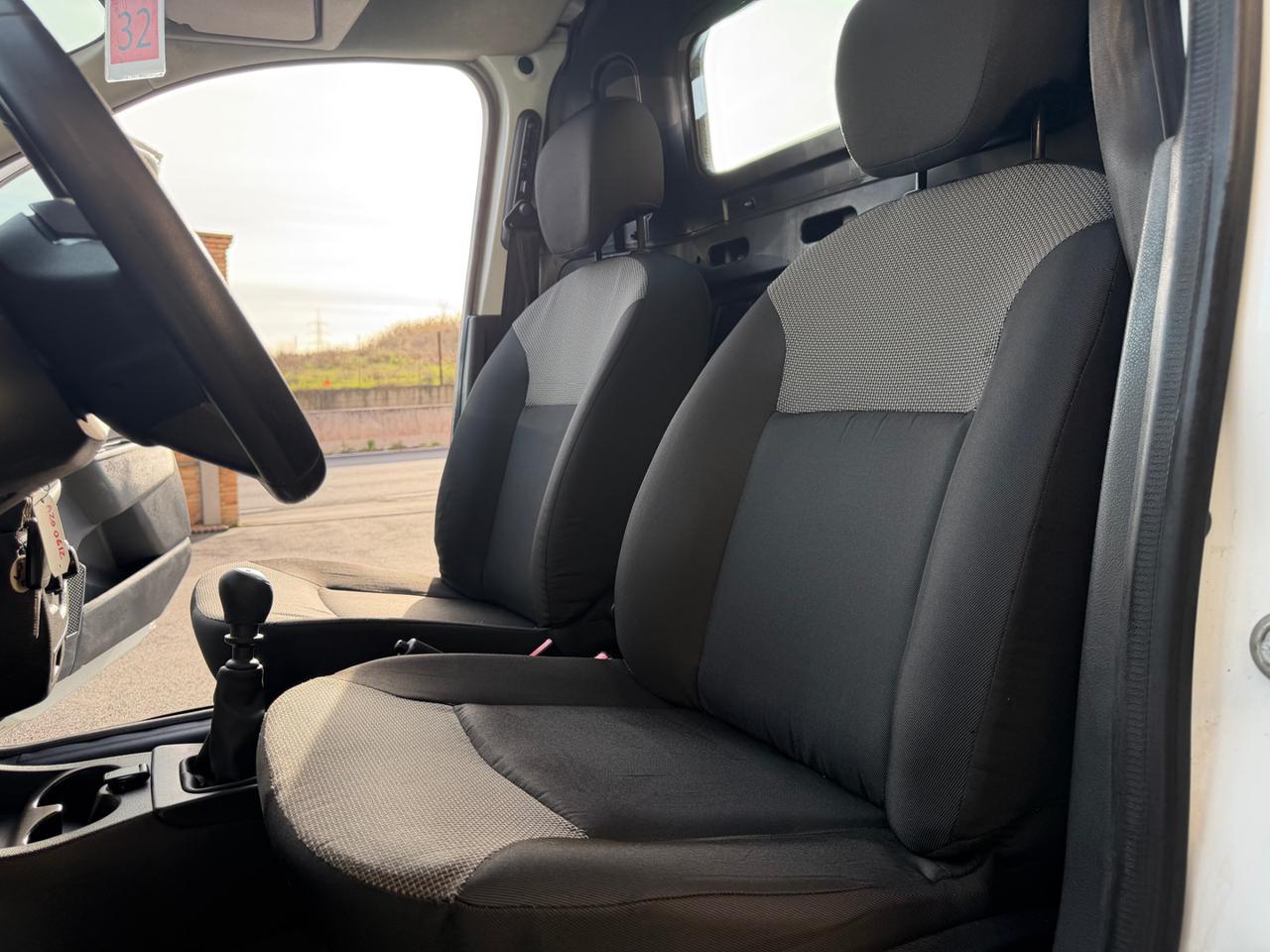 DACIA Dokker Blue dCi 75 Pick-Up - 13