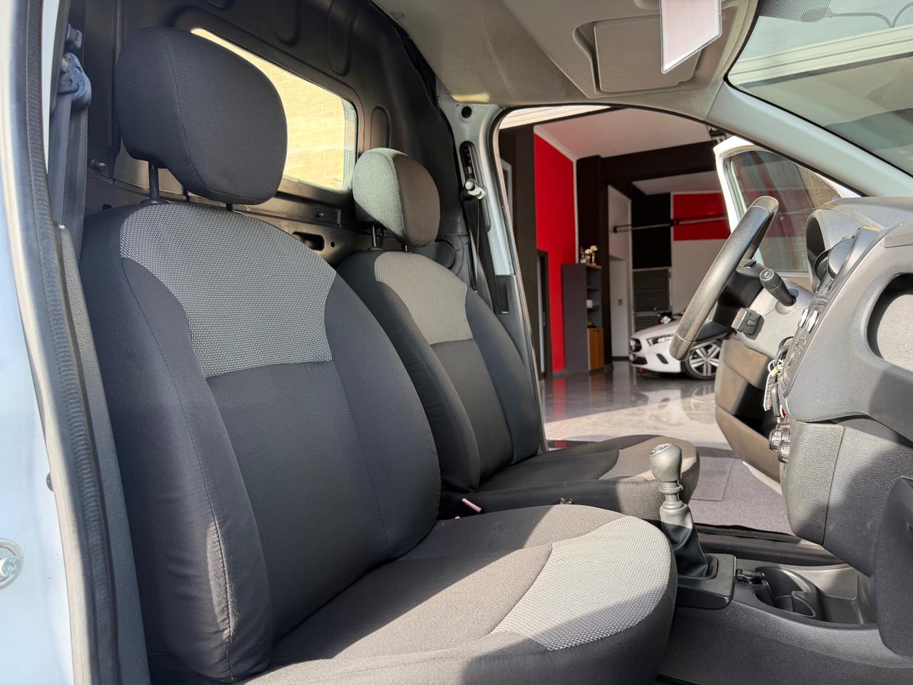 DACIA Dokker Blue dCi 75 Pick-Up - 11