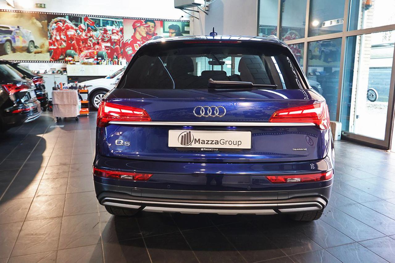 AUDI Q5 40 TDI Quattro S-Tronic Business Advanced - 8