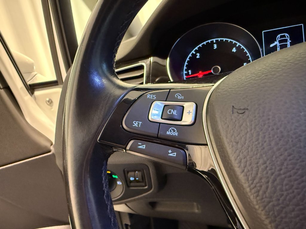 VOLKSWAGEN Golf Sportsvan 1.6 TDI 110CV Highline GANCIO Navi DAB+ - 10