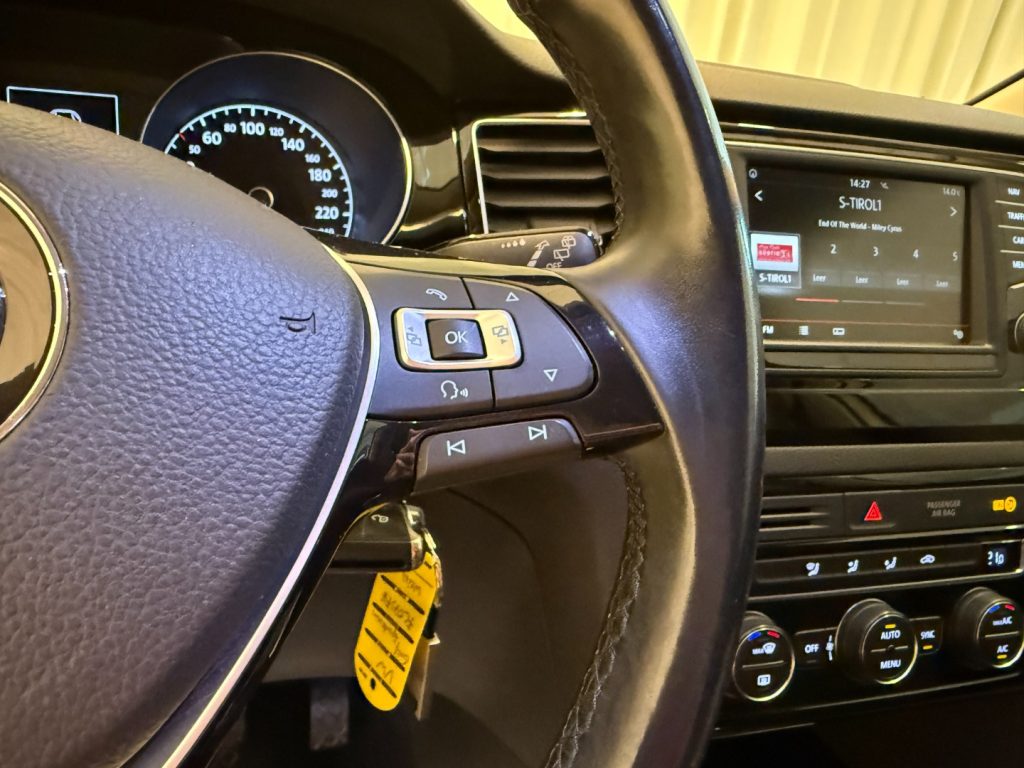 VOLKSWAGEN Golf Sportsvan 1.6 TDI 110CV Highline GANCIO Navi DAB+ - 11