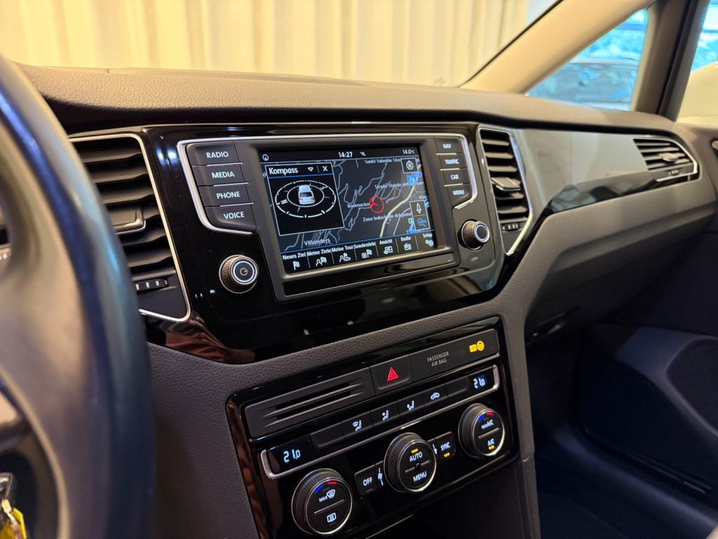 VOLKSWAGEN Golf Sportsvan 1.6 TDI 110CV Highline GANCIO Navi DAB+ - 13