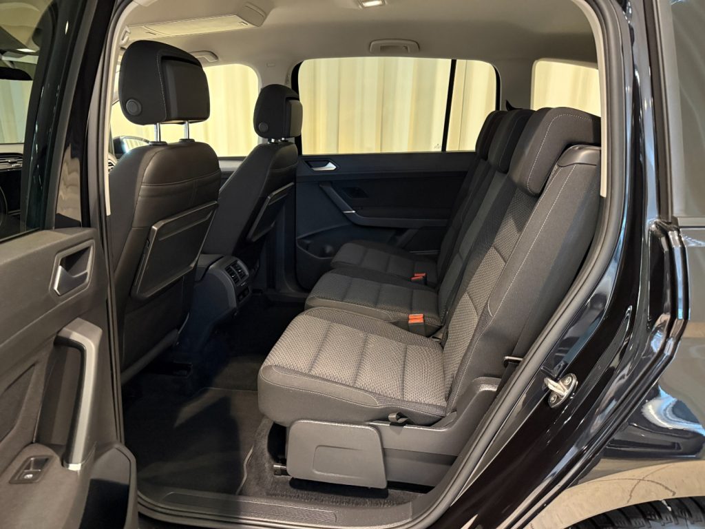 VOLKSWAGEN Touran 1.4 TSI DSG Business 7P Navi ACC DAB+ - 5