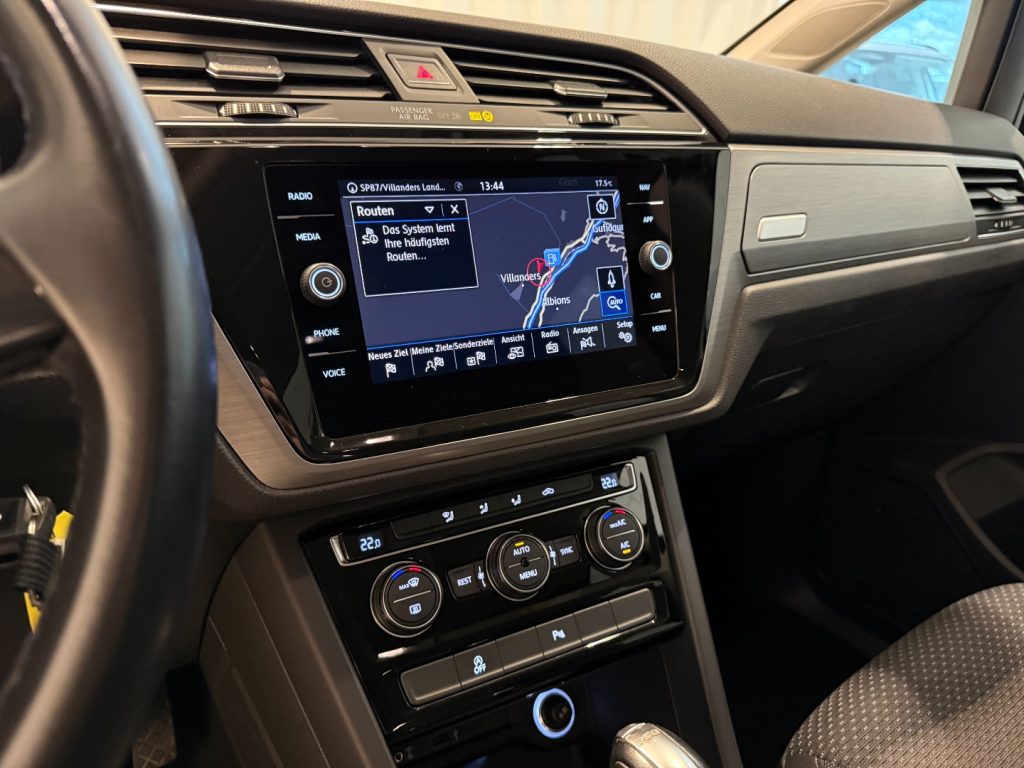 VOLKSWAGEN Touran 1.4 TSI DSG Business 7P Navi ACC DAB+ - 13