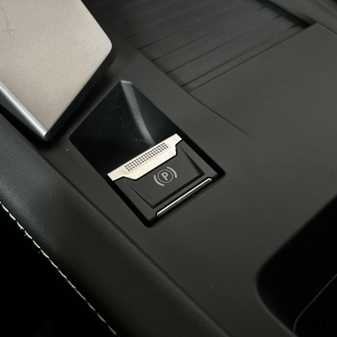 PEUGEOT 308 PureTech Turbo 130 S&S EAT8 SW GT - 28