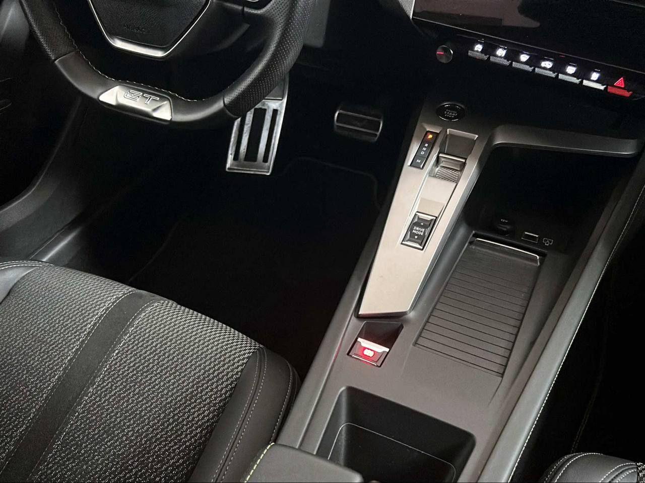 PEUGEOT 308 PureTech Turbo 130 S&S EAT8 SW GT - 26