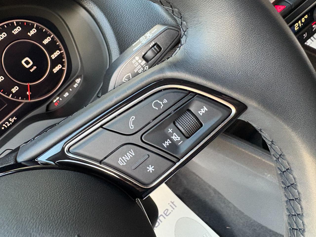 AUDI Q2 30 TDI Business VIRTUAL COCKPIT-RETROCAMERA - 22